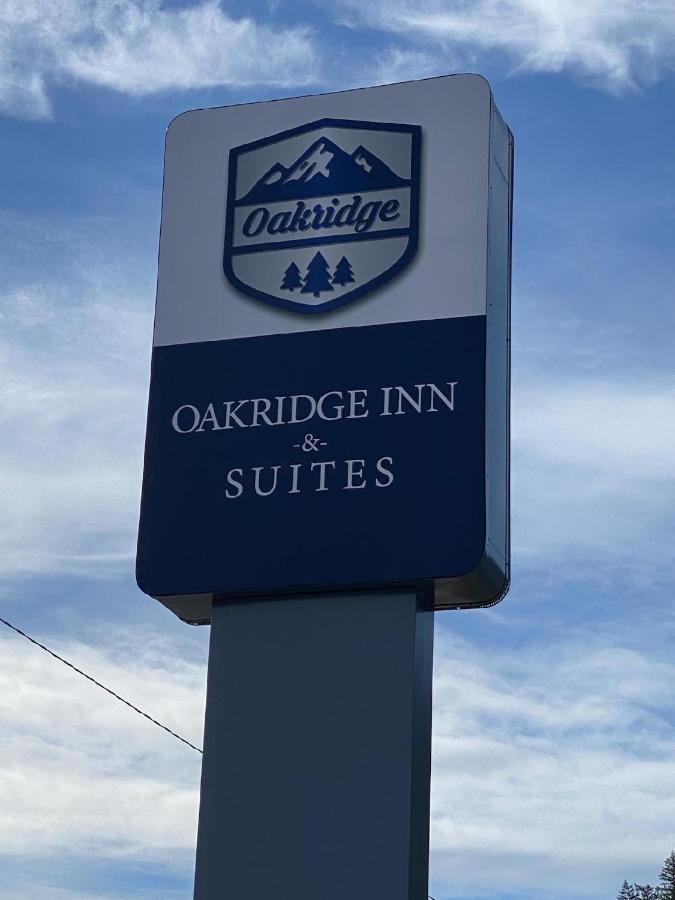 Oakridge Inn & Suites Eksteriør billede
