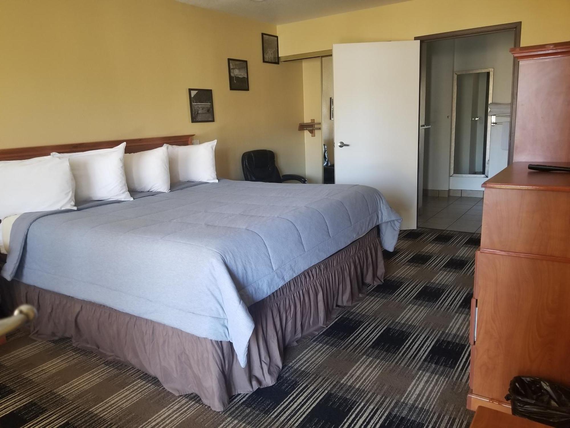 Oakridge Inn & Suites Eksteriør billede