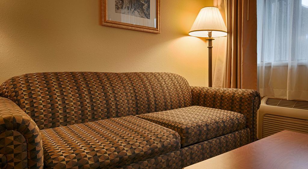 Oakridge Inn & Suites Eksteriør billede