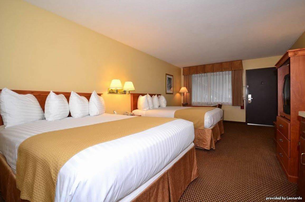 Oakridge Inn & Suites Eksteriør billede