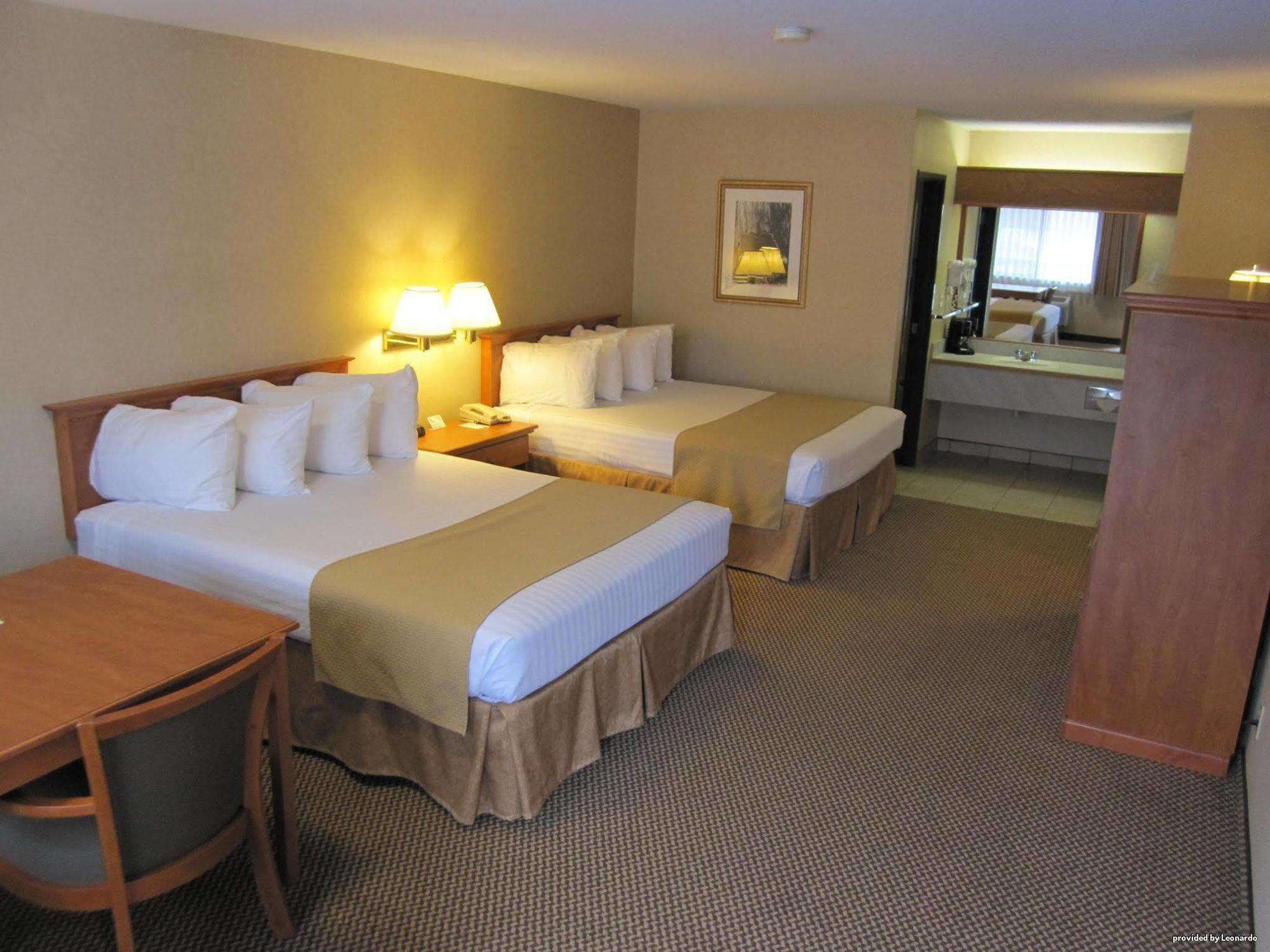Oakridge Inn & Suites Eksteriør billede