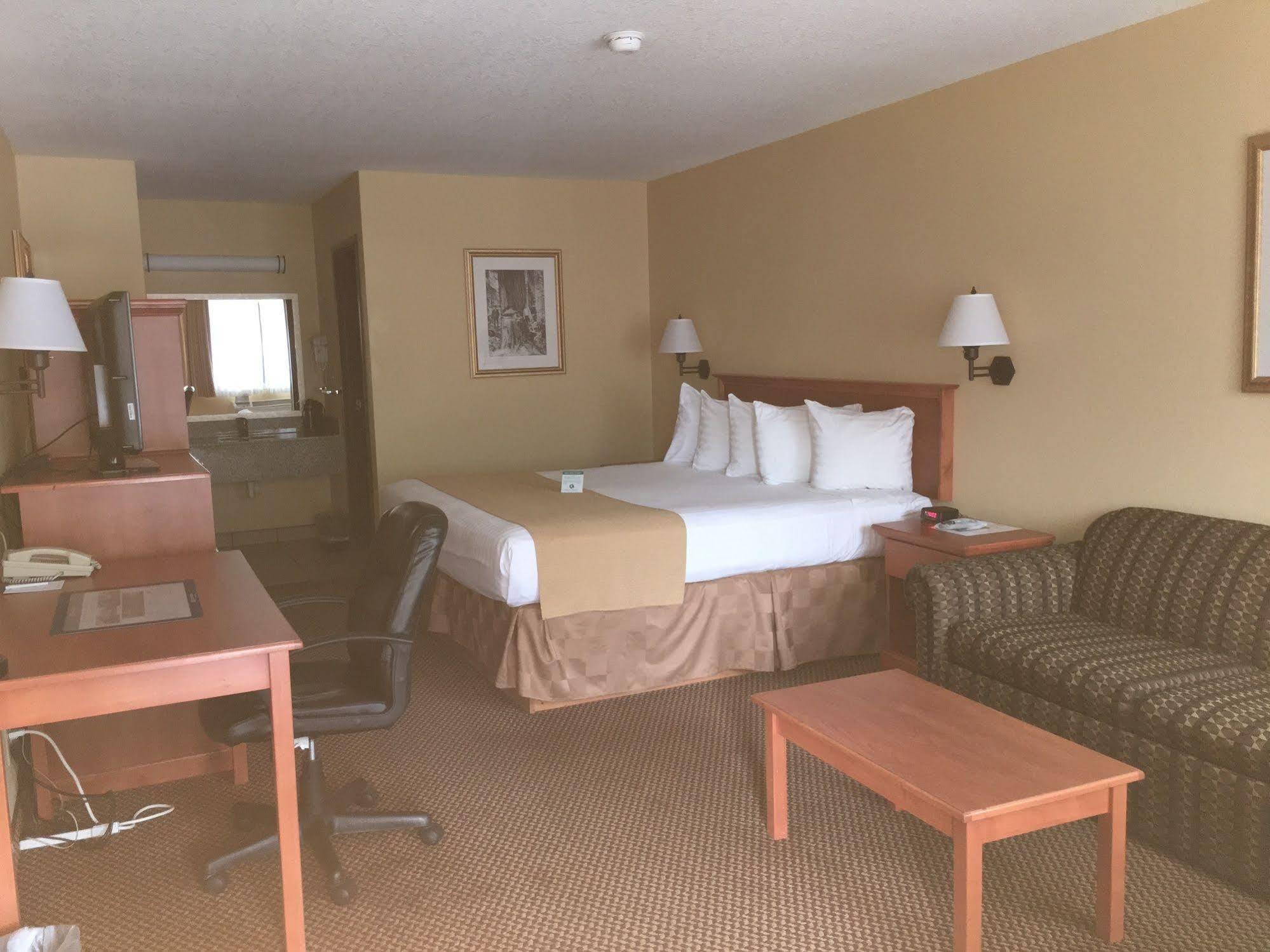 Oakridge Inn & Suites Eksteriør billede