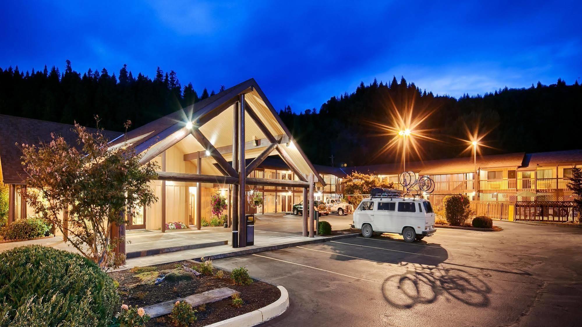 Oakridge Inn & Suites Eksteriør billede
